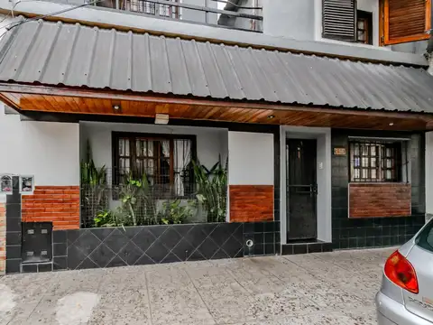 VENTA PH TIPO CASA DE 5 AMBIENTES EN VILLA LYNCH