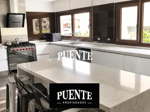 Casa de 4 dorm (2 suites) - Saint Thomas Este