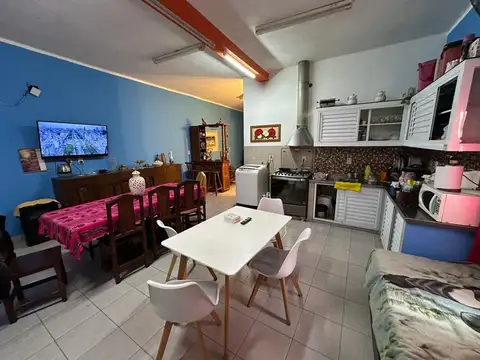 Casa 4 ambientes con 1 baño