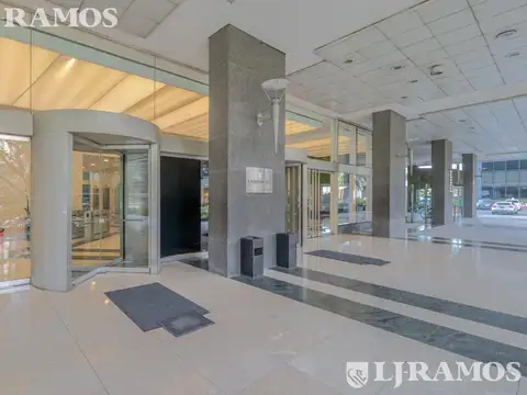 Oficina en Alquiler con 13 cocheras