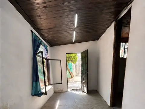Casa 2 ambientes con 1 baño