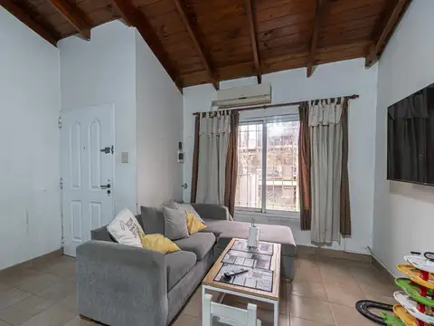 Casa, PH EN PLANTA BAJA 3 AMBIENTES, PARQUE, QUINCHO,COCHERA CUBIERTA