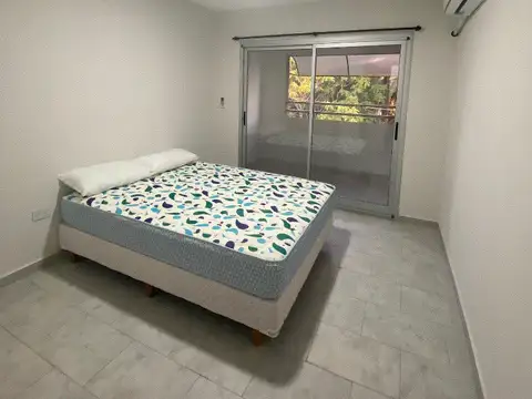 Departamento 2 ambientes AMOBLADO, con balcón.