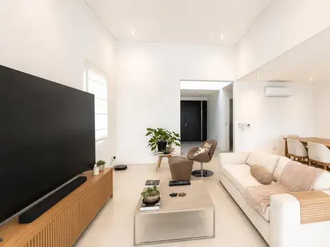 Casa 5 ambientes con 3 baños