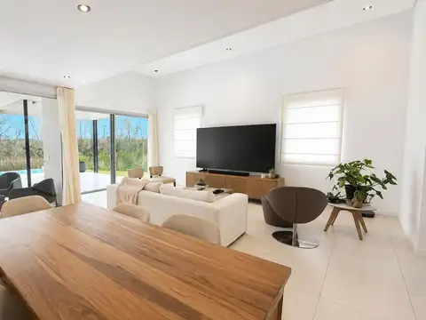 Casa en Alquiler en Puertos - Acacias, USD 2.600