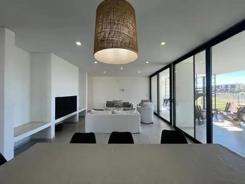 Casa en Venta al Este