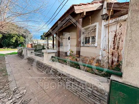 Casa Amplio Frente. Mercedes, Buenos Aires.