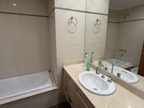 Alquiler  Semi Piso 4 ambientes  en Villa Urquiza