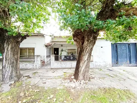VENTA CASA 3 AMB CON GARAJE A RECICLAR EN MORON