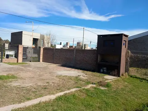 Terreno con mejoras en Pérez