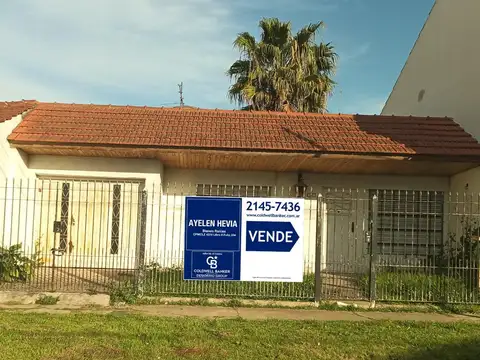 Casa de tres ambientes en Banfield