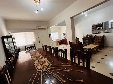Casa en una plata c/ gran jardín venta en Saavedra