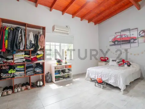 Casa 5 ambientes con 3 baños
