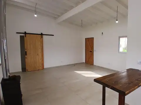 Casa 4 ambientes con 2 baños