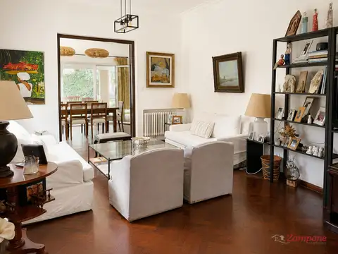 Casa 9 ambientes con 3 baños