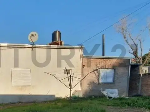 Casa de 2 Dormitorios en Sauce Viejo, Santa Fe.