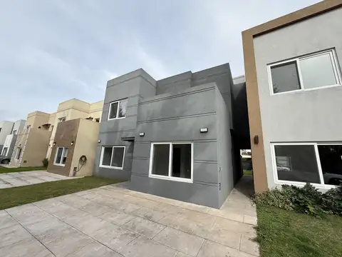 Casa en Alquiler de 4 dormitorios