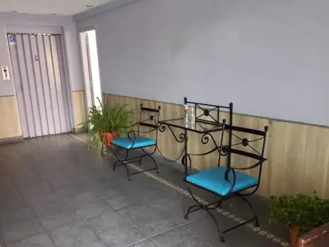 Departamento 6 ambientes con 2 baños