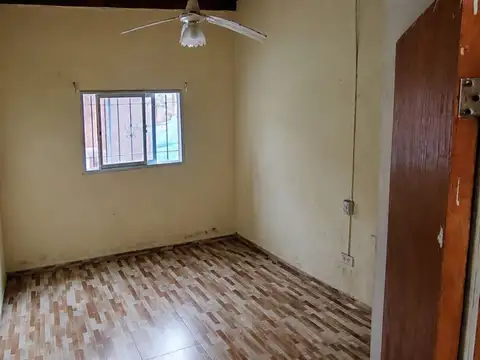 Casa 2 ambientes con 1 baño