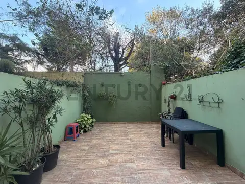 VENTA DEPARTAMENTO EN DUPLEX 3 AMBIENTES APTO CREDITO, CON PATIO. MARTIN CORONADO