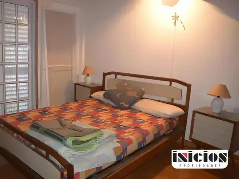 Hogar con balcones al mar y vegetación - C348