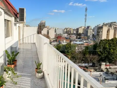 Venta Unico Piso 3 Ambientes Balcón y Dependencia