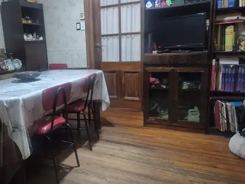 Depto Tipo Casa en Venta 80 años