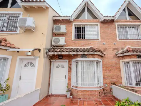 VENTA CASA DUPLEX PH 3AMB CON QUINCHO Y PARRILA EN ITUZAINGO NORTE/ PERMUTA