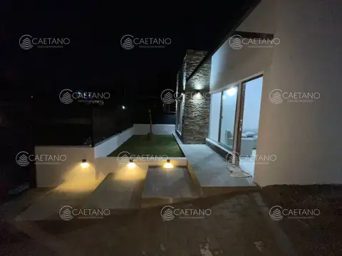 Casa 3 ambientes con 2 baños