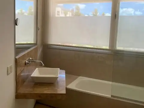 Departamento en Alquiler con 1 cocheras