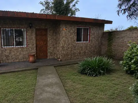 Casa de 3 amb con Garage-Quincho y Jardín