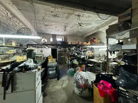 Mendoza y Juan Crisol - Deposito/Galpon en Venta - Excelente ubicacion