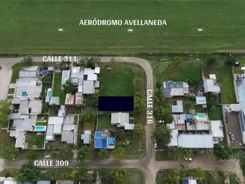 SE VENDE TERRENO CON CONSTRUCCION INICIADA EN AVDA