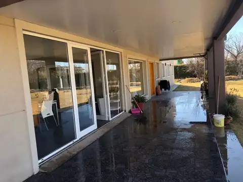 Quinta en Venta con 4 cocheras