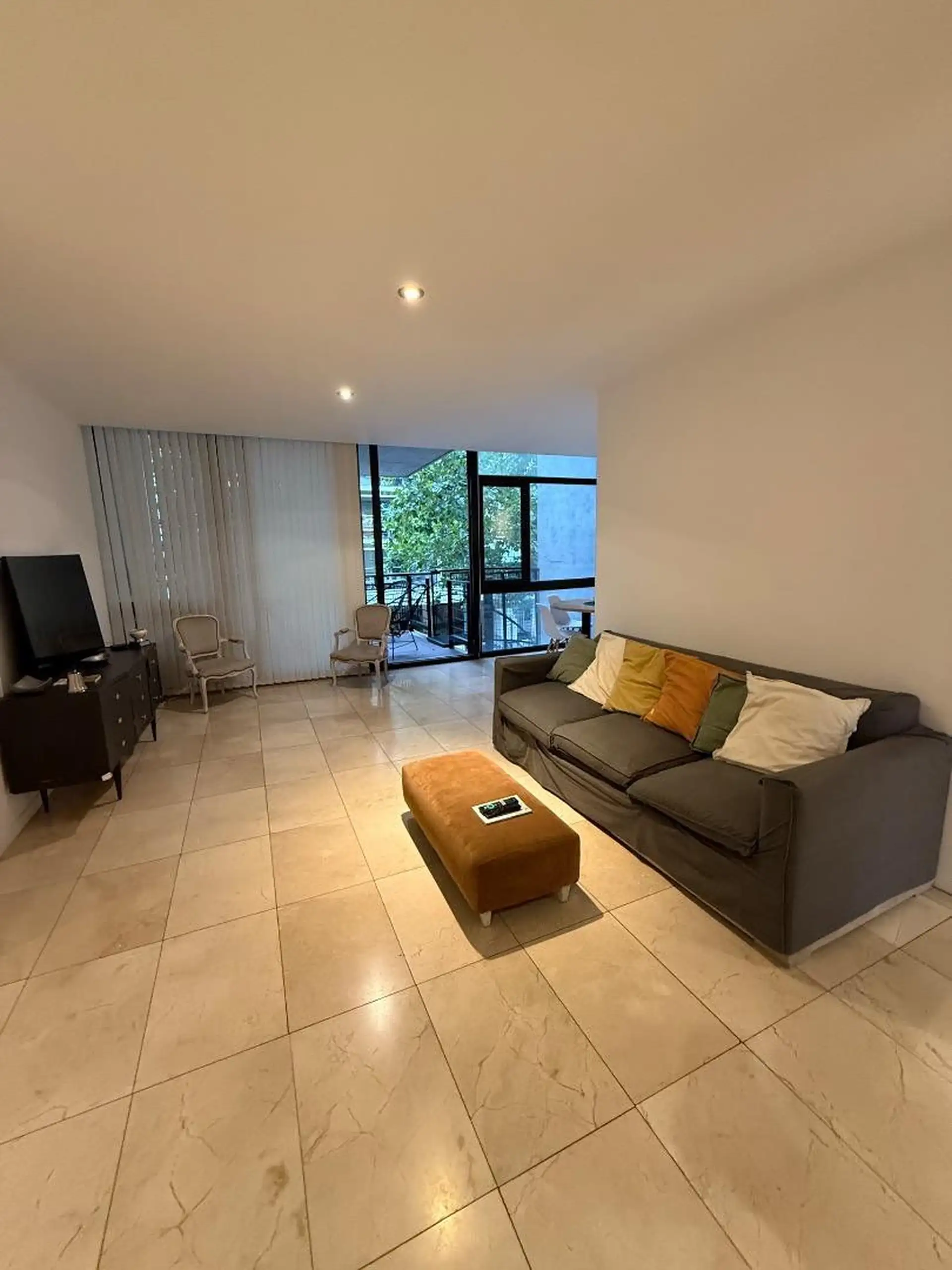 Depto 3 amb, 110m² con 2 cocheras y parrilla — Zona Guemes