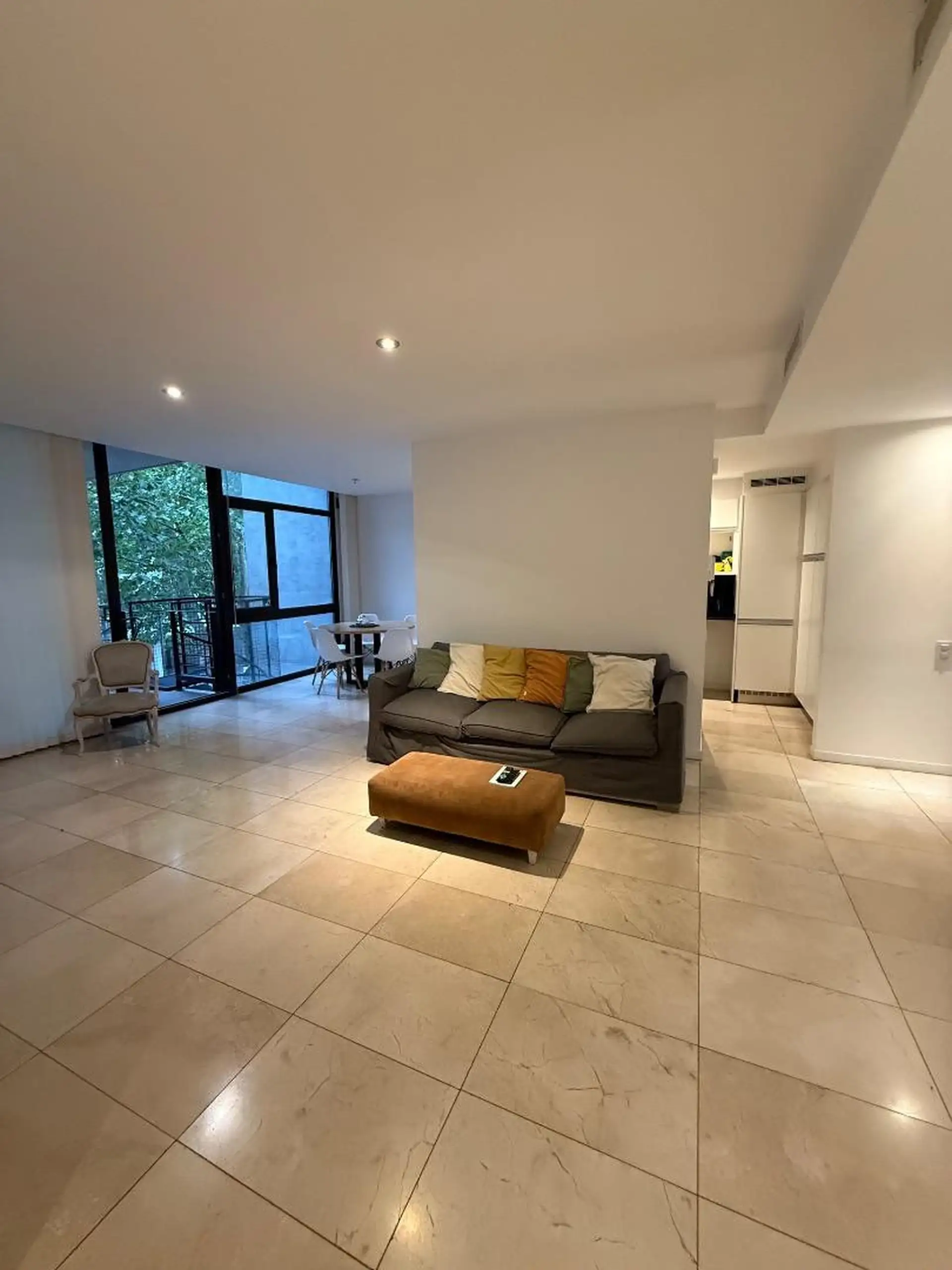 Depto 3 amb, 110m² con 2 cocheras y parrilla — Zona Guemes