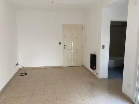 Depto Tipo Casa en Alquiler en Versalles, $ 730.000