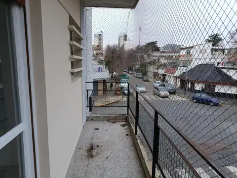 Depto Tipo Casa en Venta en Villa del Parque, USD 115.000