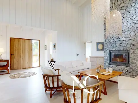 Casa 6 ambientes con 3 baños