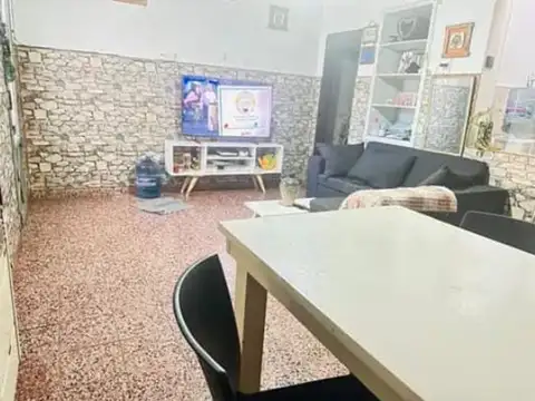 Casa 4 ambientes con 1 baño