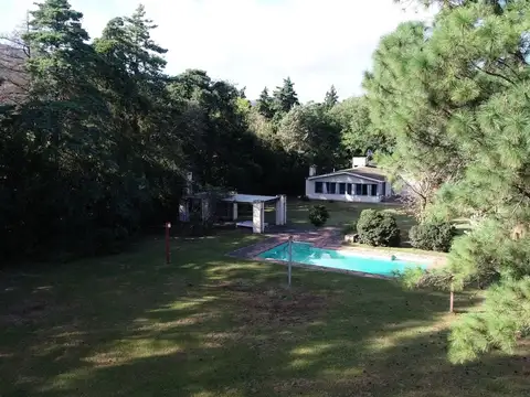 Casa en Venta con 2 cocheras