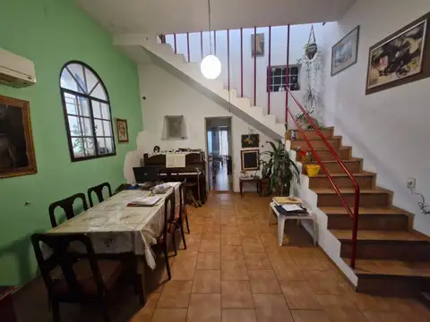 Casa 5 ambientes con 3 baños