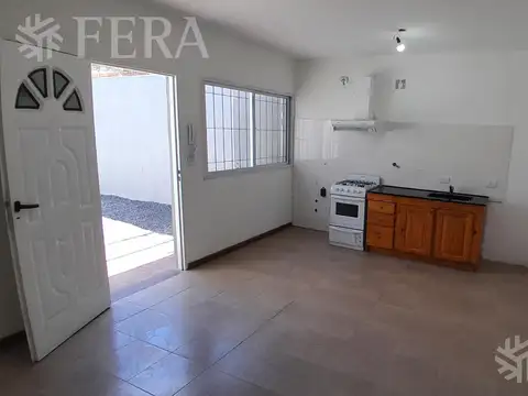 Alquiler PH 3 ambientes con patio en Wilde