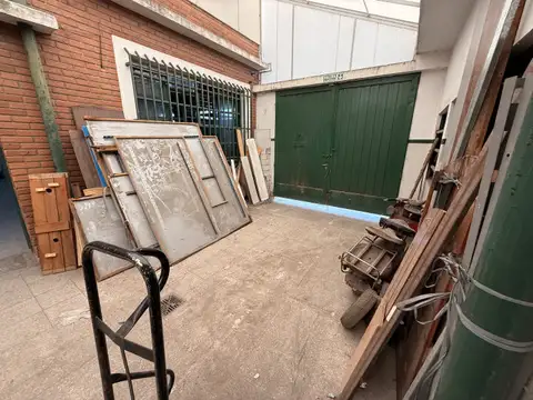Galpon en Alquiler en Villa Luzuriaga, $ 2.200.000