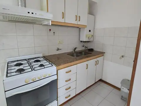 Departamento venta 2 dormitorios-apto crédito- a 3 cudras de Av Pellegrini