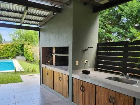 Casa en Alquiler en El Cantón, USD 1.400