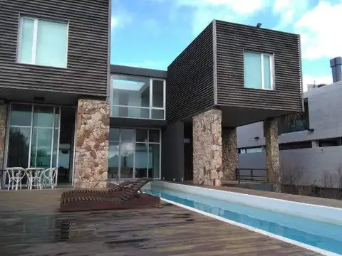 Casa en Alquiler Temporal en Carilo, USD 100