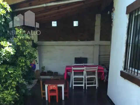 Casa en Venta con 5 cocheras