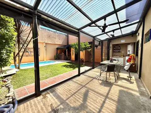 PH 4 AMBIENTES CON JARDIN Y PILETA