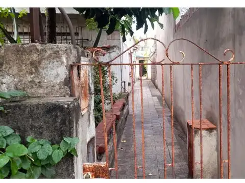 CASA EN VENTA PASILLO ZONA SUR A RECICLAR